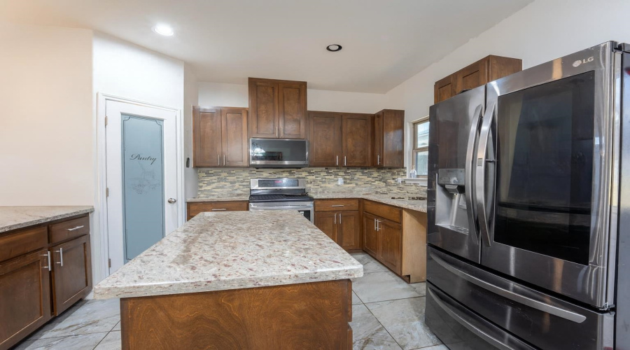 330 Altozano Dr, Laredo, Texas 78045, 4 Bedrooms Bedrooms, 7 Rooms Rooms,2 BathroomsBathrooms,Residential,For Sale,330 Altozano Dr,20260882