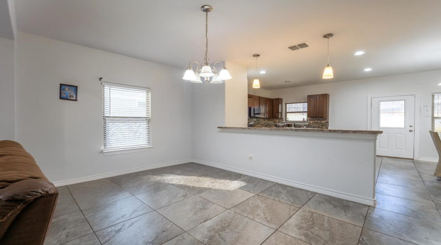 330 Altozano Dr, Laredo, Texas 78045, 4 Bedrooms Bedrooms, 7 Rooms Rooms,2 BathroomsBathrooms,Residential,For Sale,330 Altozano Dr,20260882