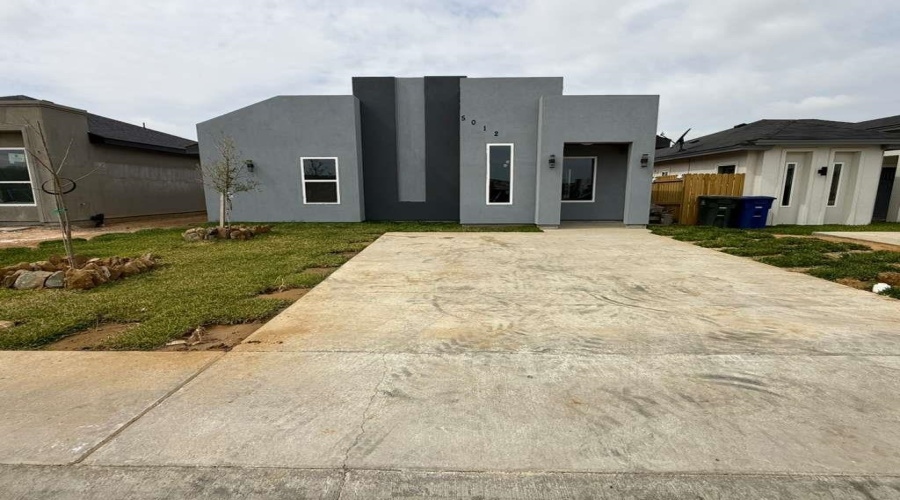 5012 Rio Seco St., Laredo, Texas 78046, 3 Bedrooms Bedrooms, 5 Rooms Rooms,2 BathroomsBathrooms,Residential,For Sale,5012 Rio Seco St.,20260883