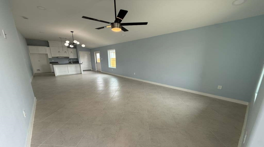 5012 Rio Seco St., Laredo, Texas 78046, 3 Bedrooms Bedrooms, 5 Rooms Rooms,2 BathroomsBathrooms,Residential,For Sale,5012 Rio Seco St.,20260883