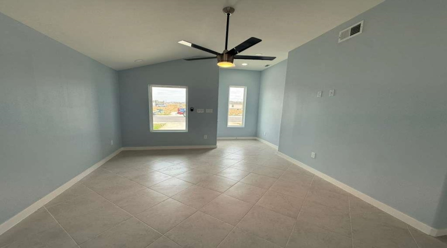 5012 Rio Seco St., Laredo, Texas 78046, 3 Bedrooms Bedrooms, 5 Rooms Rooms,2 BathroomsBathrooms,Residential,For Sale,5012 Rio Seco St.,20260883
