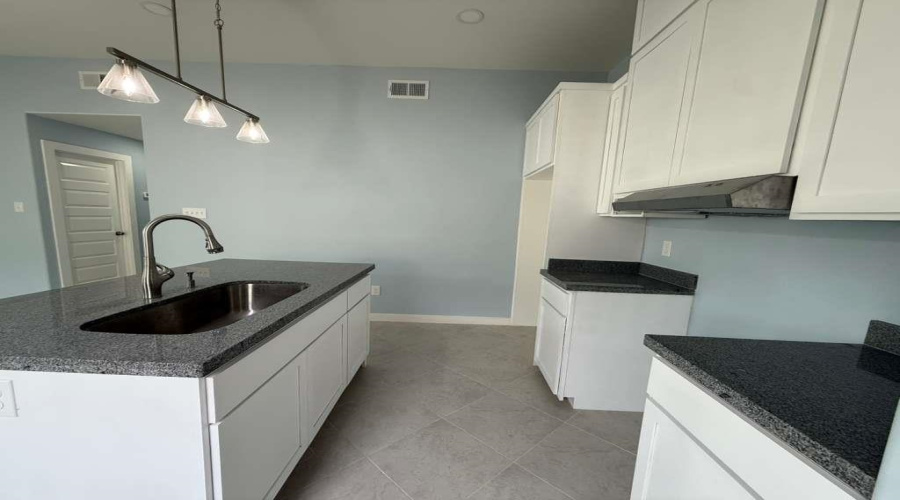 5012 Rio Seco St., Laredo, Texas 78046, 3 Bedrooms Bedrooms, 5 Rooms Rooms,2 BathroomsBathrooms,Residential,For Sale,5012 Rio Seco St.,20260883