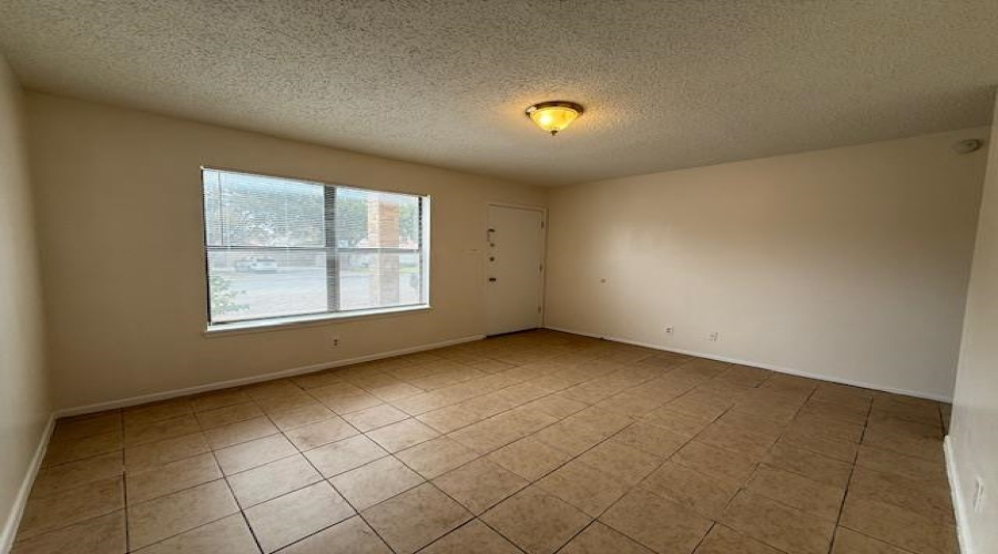 110 Merlin Rd, Laredo, Texas 78045, 2 Bedrooms Bedrooms, 4 Rooms Rooms,1 BathroomBathrooms,Residential,For Rent,110 Merlin Rd,20260891