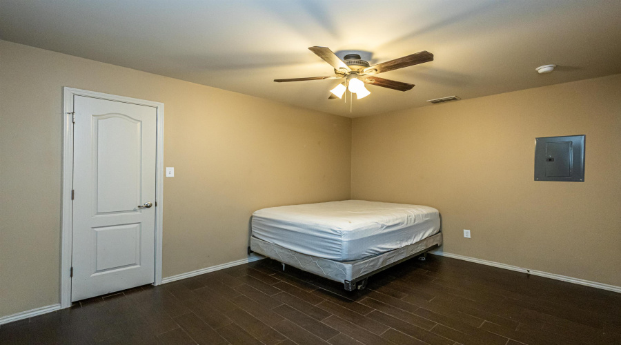 4406 Wild Flower Ave, LAREDO, Texas 78045, 4 Bedrooms Bedrooms, 5 Rooms Rooms,2 BathroomsBathrooms,Residential,For Sale,4406 Wild Flower Ave,20260892