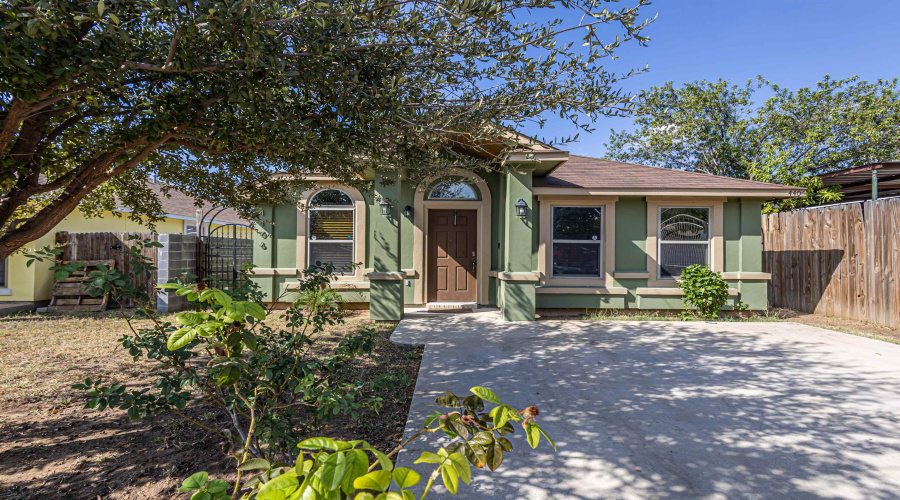 4406 Wild Flower Ave, LAREDO, Texas 78045, 4 Bedrooms Bedrooms, 5 Rooms Rooms,2 BathroomsBathrooms,Residential,For Sale,4406 Wild Flower Ave,20260892