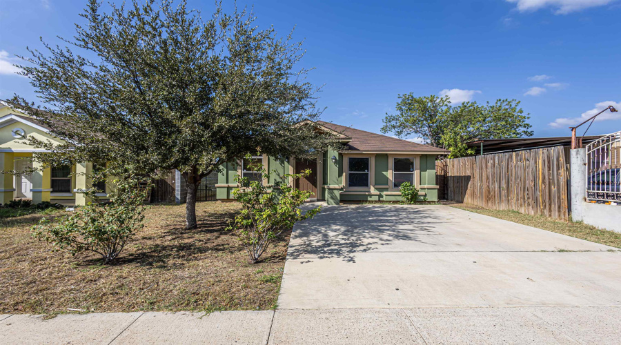 4406 Wild Flower Ave, LAREDO, Texas 78045, 4 Bedrooms Bedrooms, 5 Rooms Rooms,2 BathroomsBathrooms,Residential,For Sale,4406 Wild Flower Ave,20260892