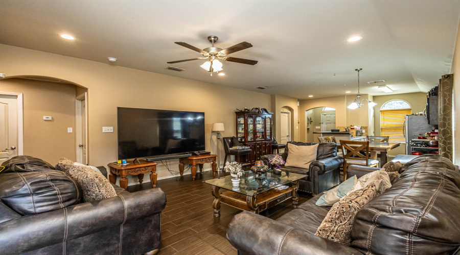 4406 Wild Flower Ave, LAREDO, Texas 78045, 4 Bedrooms Bedrooms, 5 Rooms Rooms,2 BathroomsBathrooms,Residential,For Sale,4406 Wild Flower Ave,20260892