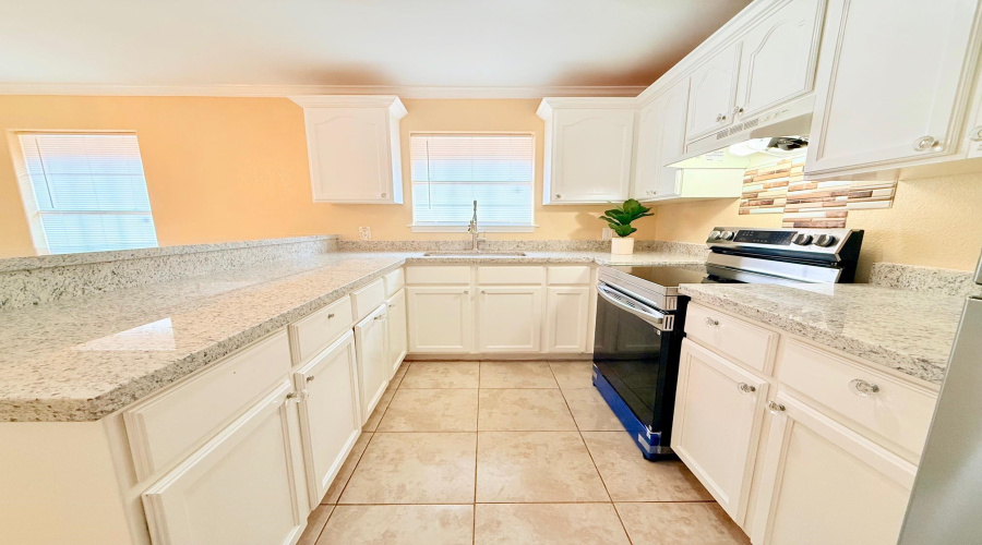 135 Murcia Dr, Laredo, Texas 78046, 3 Bedrooms Bedrooms, 6 Rooms Rooms,2 BathroomsBathrooms,Residential,For Sale,135 Murcia Dr,20260894