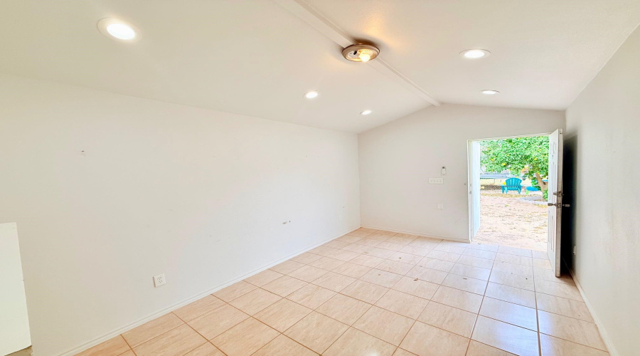 135 Murcia Dr, Laredo, Texas 78046, 3 Bedrooms Bedrooms, 6 Rooms Rooms,2 BathroomsBathrooms,Residential,For Sale,135 Murcia Dr,20260894