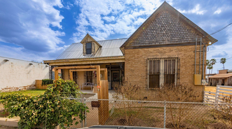 505 Lincoln St, Laredo, Texas 78041-6036, 3 Bedrooms Bedrooms, 6 Rooms Rooms,2 BathroomsBathrooms,Residential,For Sale,505 Lincoln St,20260896