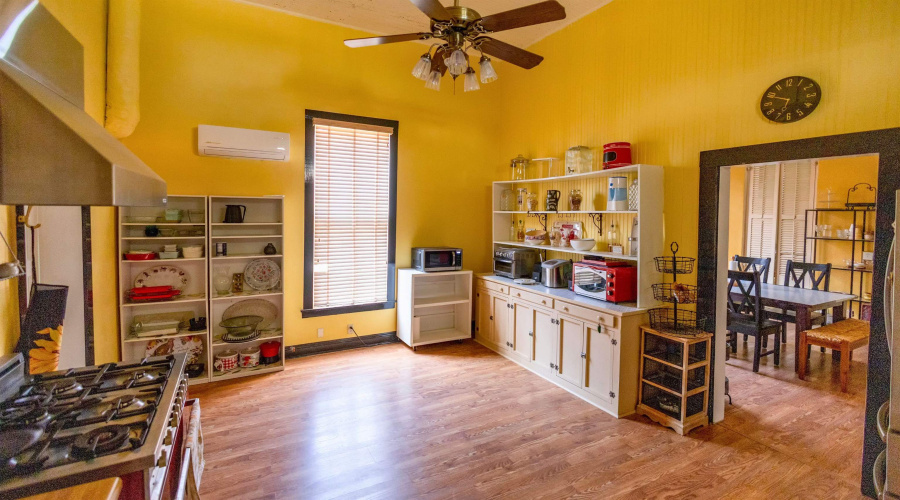 505 Lincoln St, Laredo, Texas 78041-6036, 3 Bedrooms Bedrooms, 6 Rooms Rooms,2 BathroomsBathrooms,Residential,For Sale,505 Lincoln St,20260896