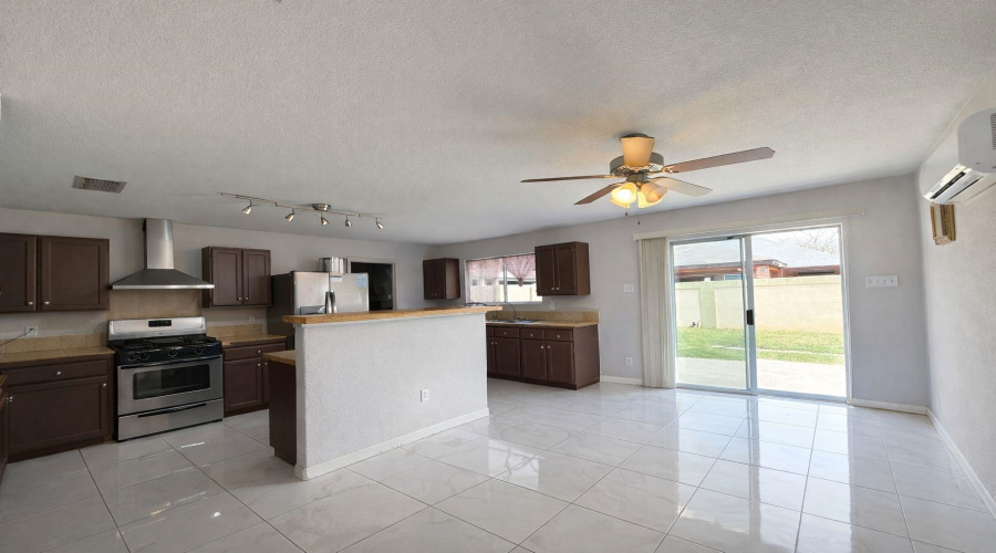 11119 Camargo Dr, Laredo, Texas 78045, 3 Bedrooms Bedrooms, 4 Rooms Rooms,2 BathroomsBathrooms,Residential,For Sale,11119 Camargo Dr,20260903