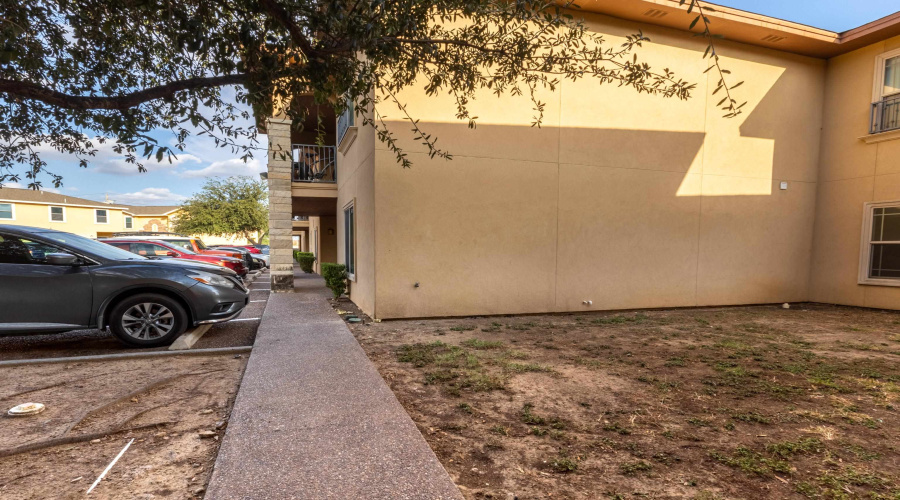 9805 Sterling Lp, Laredo, Texas 78045, 3 Bedrooms Bedrooms, 5 Rooms Rooms,2 BathroomsBathrooms,Residential,For Rent,9805 Sterling Lp,20260904