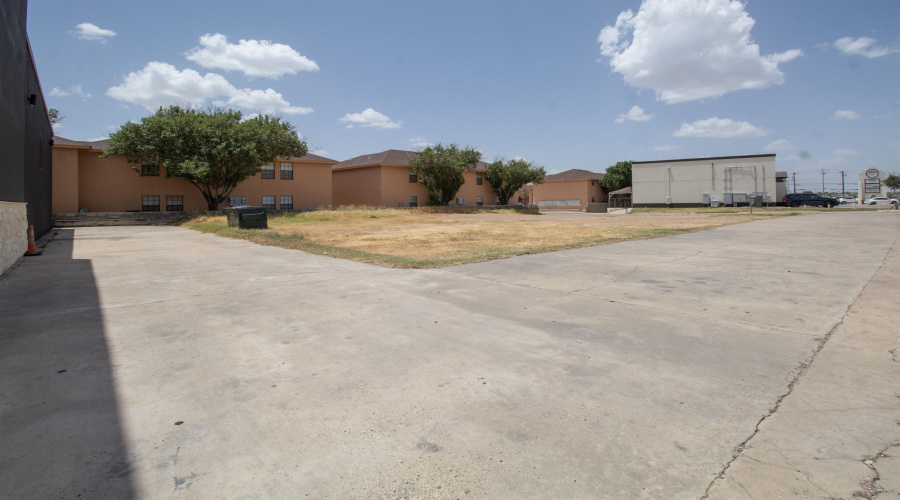 6502 Bartlett Ave, Laredo, Texas 78041, 1 Room Rooms,Commercial retail/office,For Sale,6502 Bartlett Ave,20260907