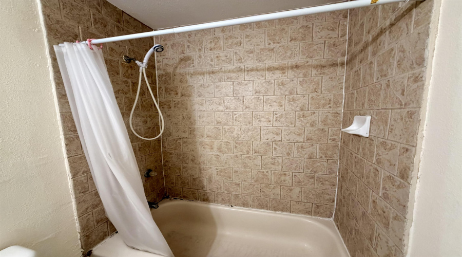 3272 Saint Kathryn Lp, Laredo, Texas 78046, 4 Bedrooms Bedrooms, 5 Rooms Rooms,2 BathroomsBathrooms,Residential,For Sale,3272 Saint Kathryn Lp,20260905