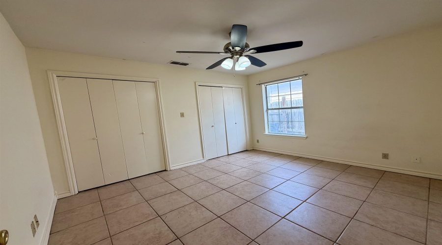 3272 Saint Kathryn Lp, Laredo, Texas 78046, 4 Bedrooms Bedrooms, 5 Rooms Rooms,2 BathroomsBathrooms,Residential,For Sale,3272 Saint Kathryn Lp,20260905
