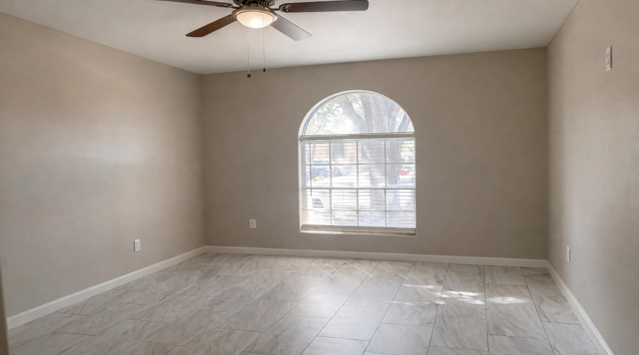 9629 Center Rd, Laredo, Texas 78045, 4 Bedrooms Bedrooms, 6 Rooms Rooms,2 BathroomsBathrooms,Residential,For Sale,9629 Center Rd,20260906