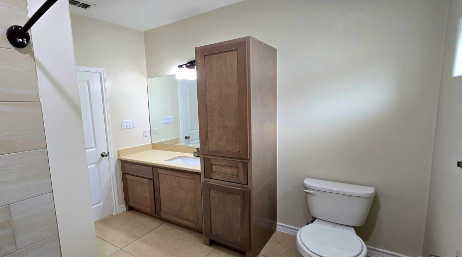 725 Cavatina Dr., Laredo, Texas 78045, 3 Bedrooms Bedrooms, 5 Rooms Rooms,2 BathroomsBathrooms,Residential,For Sale,725 Cavatina Dr.,20260908