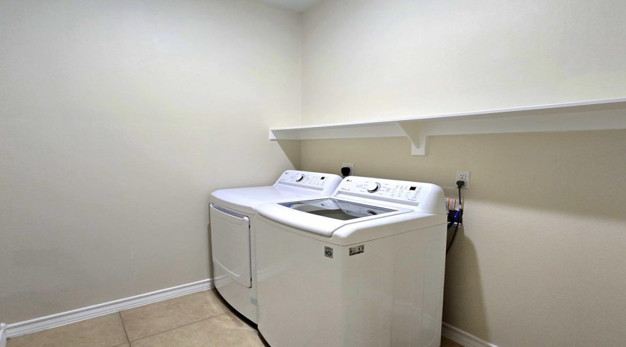 725 Cavatina Dr., Laredo, Texas 78045, 3 Bedrooms Bedrooms, 5 Rooms Rooms,2 BathroomsBathrooms,Residential,For Sale,725 Cavatina Dr.,20260908