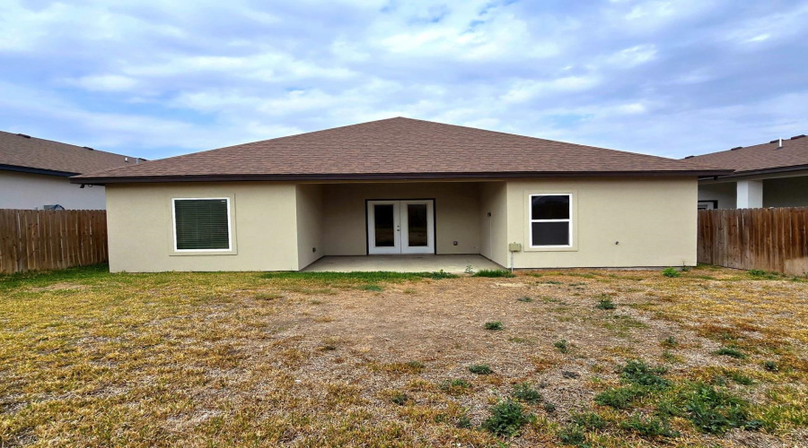 725 Cavatina Dr., Laredo, Texas 78045, 3 Bedrooms Bedrooms, 5 Rooms Rooms,2 BathroomsBathrooms,Residential,For Sale,725 Cavatina Dr.,20260908