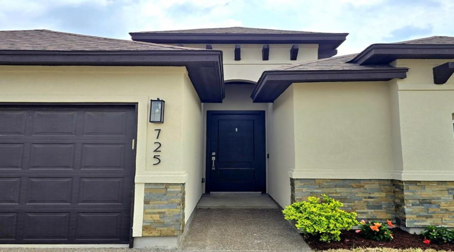 725 Cavatina Dr., Laredo, Texas 78045, 3 Bedrooms Bedrooms, 5 Rooms Rooms,2 BathroomsBathrooms,Residential,For Sale,725 Cavatina Dr.,20260908