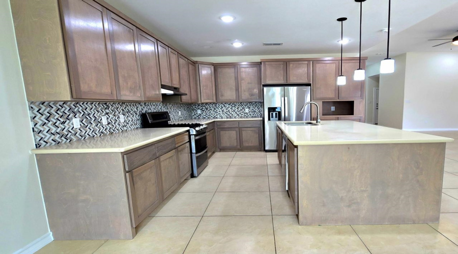 725 Cavatina Dr., Laredo, Texas 78045, 3 Bedrooms Bedrooms, 5 Rooms Rooms,2 BathroomsBathrooms,Residential,For Sale,725 Cavatina Dr.,20260908