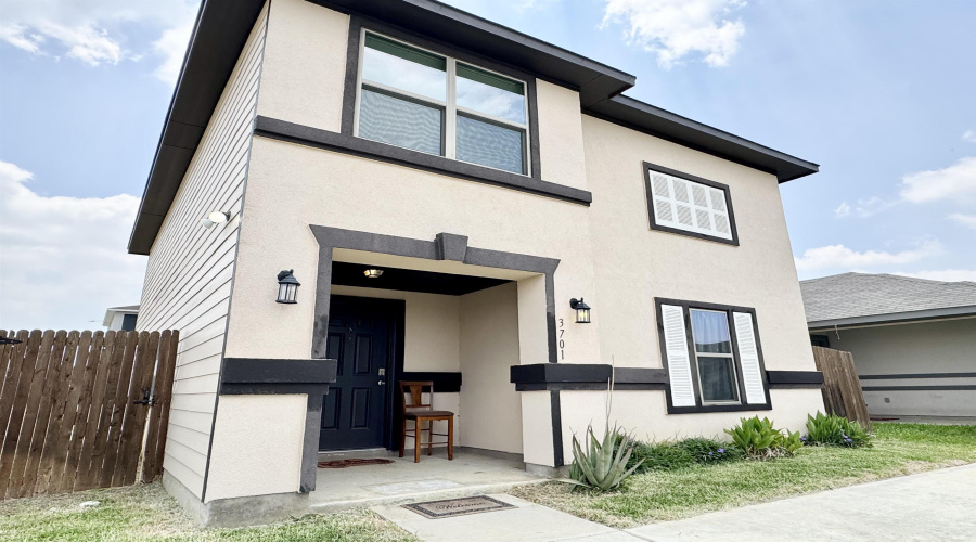 3701 Jaime Martin, Laredo, Texas 78046, 3 Bedrooms Bedrooms, 6 Rooms Rooms,2 BathroomsBathrooms,Residential,For Sale,3701 Jaime Martin,20260909