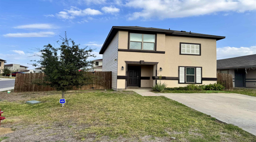 3701 Jaime Martin, Laredo, Texas 78046, 3 Bedrooms Bedrooms, 6 Rooms Rooms,2 BathroomsBathrooms,Residential,For Sale,3701 Jaime Martin,20260909