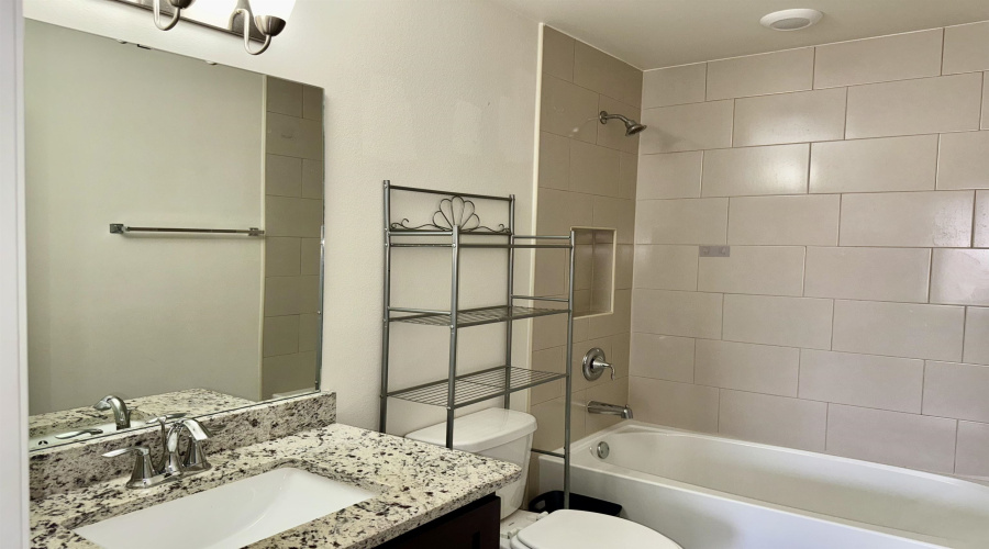 3701 Jaime Martin, Laredo, Texas 78046, 3 Bedrooms Bedrooms, 6 Rooms Rooms,2 BathroomsBathrooms,Residential,For Sale,3701 Jaime Martin,20260909