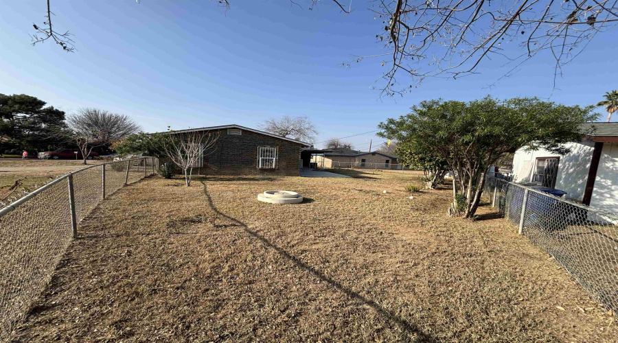 3413 N Buena Vista Ave, Laredo, Texas 78043, 3 Bedrooms Bedrooms, 4 Rooms Rooms,1 BathroomBathrooms,Residential,For Rent,3413 N Buena Vista Ave,20260911