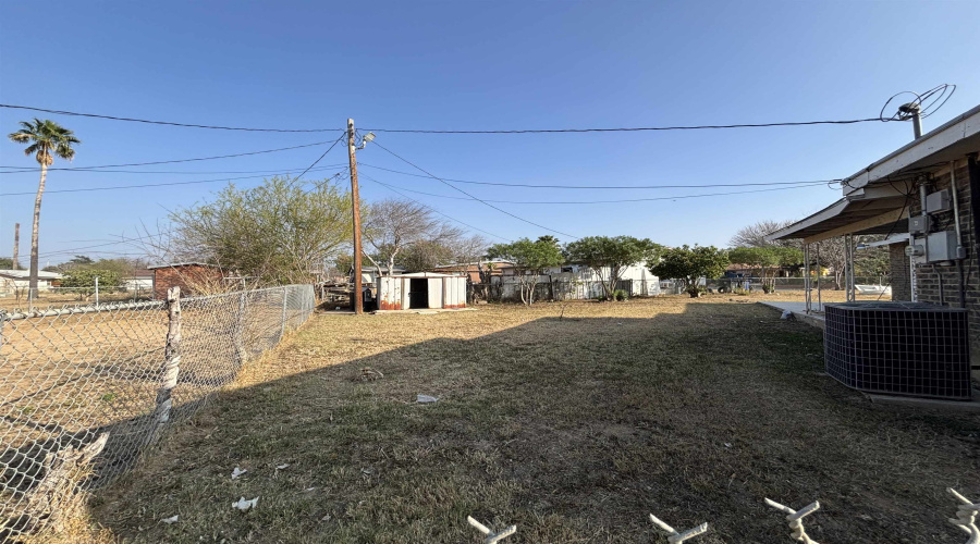 3413 N Buena Vista Ave, Laredo, Texas 78043, 3 Bedrooms Bedrooms, 4 Rooms Rooms,1 BathroomBathrooms,Residential,For Rent,3413 N Buena Vista Ave,20260911