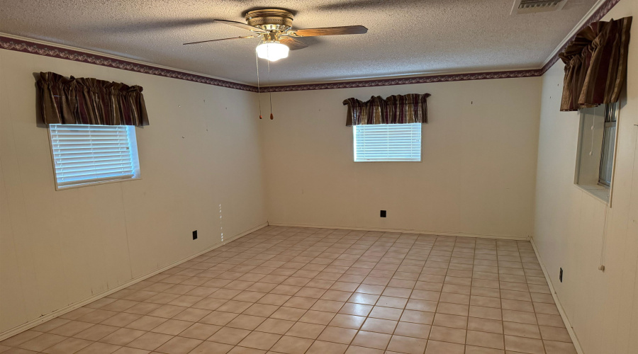 703 W Viggo St, Hebbronville, Texas 78361-4125, 4 Bedrooms Bedrooms, 9 Rooms Rooms,3 BathroomsBathrooms,Residential,For Sale,703 W Viggo St,20260913