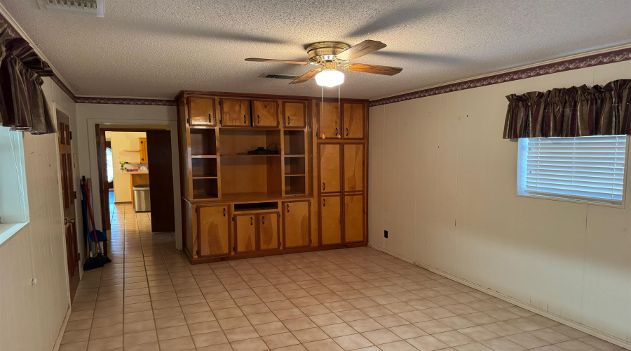 703 W Viggo St, Hebbronville, Texas 78361-4125, 4 Bedrooms Bedrooms, 9 Rooms Rooms,3 BathroomsBathrooms,Residential,For Sale,703 W Viggo St,20260913