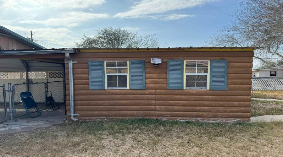 703 W Viggo St, Hebbronville, Texas 78361-4125, 4 Bedrooms Bedrooms, 9 Rooms Rooms,3 BathroomsBathrooms,Residential,For Sale,703 W Viggo St,20260913