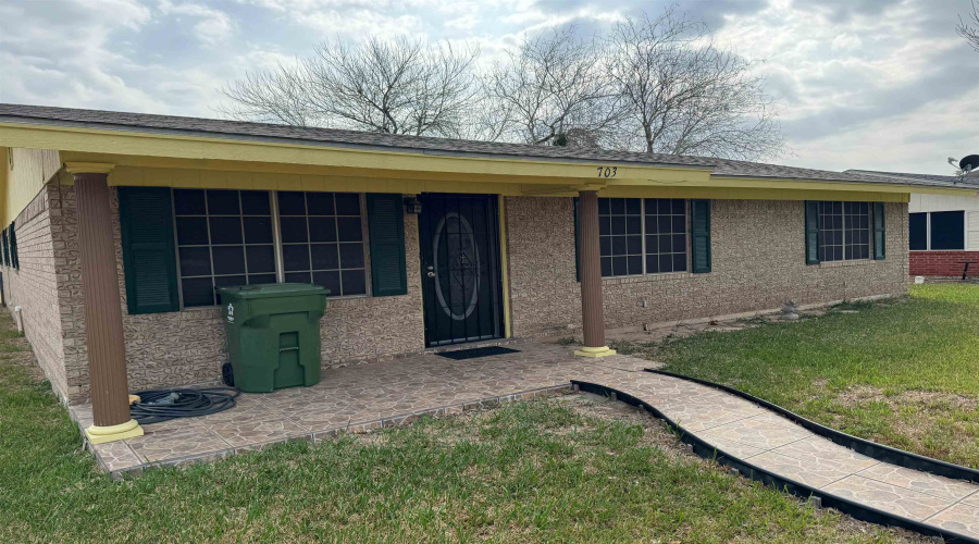 703 W Viggo St, Hebbronville, Texas 78361-4125, 4 Bedrooms Bedrooms, 9 Rooms Rooms,3 BathroomsBathrooms,Residential,For Sale,703 W Viggo St,20260913