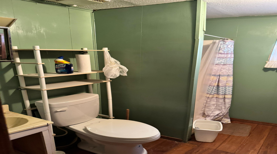 703 W Viggo St, Hebbronville, Texas 78361-4125, 4 Bedrooms Bedrooms, 9 Rooms Rooms,3 BathroomsBathrooms,Residential,For Sale,703 W Viggo St,20260913