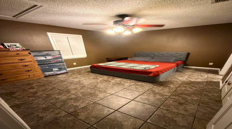 174 E Park Dr, Zapata, Texas 78076, 2 Bedrooms Bedrooms, 3 Rooms Rooms,1 BathroomBathrooms,Residential,For Sale,174 E Park Dr,20260915