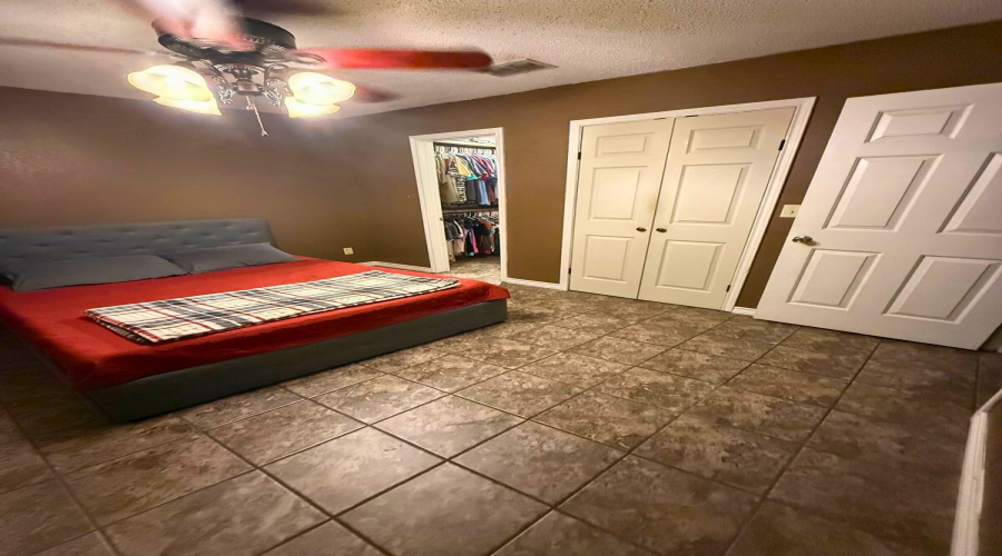 174 E Park Dr, Zapata, Texas 78076, 2 Bedrooms Bedrooms, 3 Rooms Rooms,1 BathroomBathrooms,Residential,For Sale,174 E Park Dr,20260915