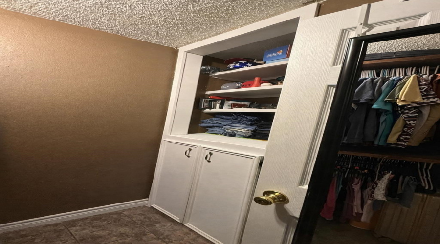 174 E Park Dr, Zapata, Texas 78076, 2 Bedrooms Bedrooms, 3 Rooms Rooms,1 BathroomBathrooms,Residential,For Sale,174 E Park Dr,20260915