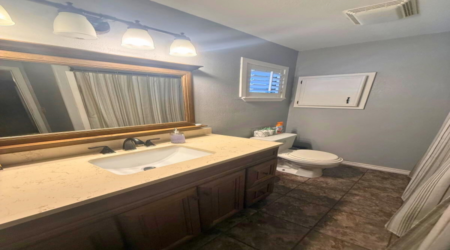 174 E Park Dr, Zapata, Texas 78076, 2 Bedrooms Bedrooms, 3 Rooms Rooms,1 BathroomBathrooms,Residential,For Sale,174 E Park Dr,20260915