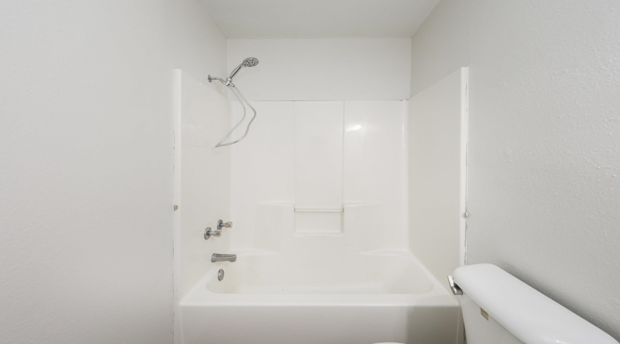 1010 Savannah Lp, Laredo, Texas 78046, 3 Bedrooms Bedrooms, 5 Rooms Rooms,2 BathroomsBathrooms,Residential,For Sale,1010 Savannah Lp,20260919