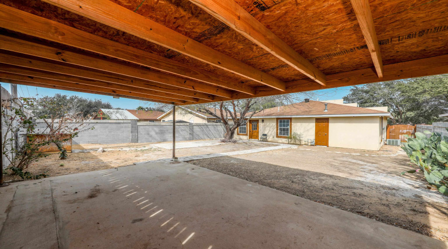 1010 Savannah Lp, Laredo, Texas 78046, 3 Bedrooms Bedrooms, 5 Rooms Rooms,2 BathroomsBathrooms,Residential,For Sale,1010 Savannah Lp,20260919