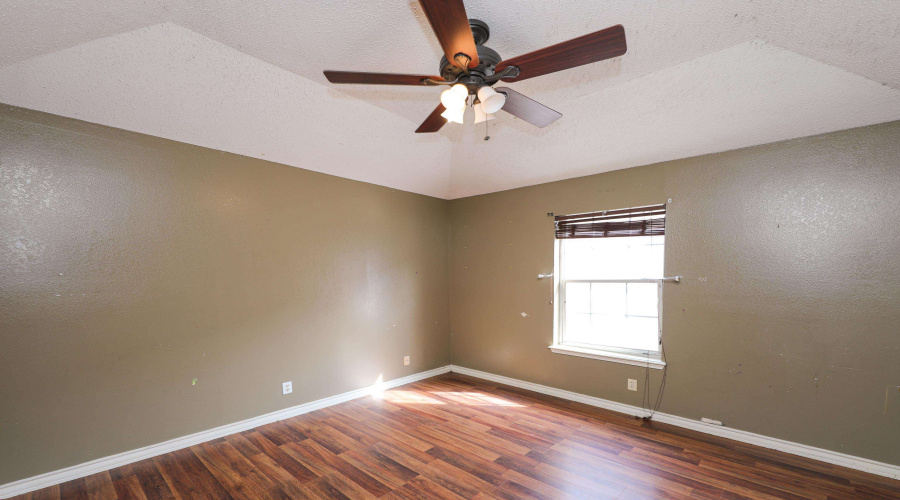 2113 Silverwood Dr, Laredo, Texas 78045, 3 Bedrooms Bedrooms, 7 Rooms Rooms,2 BathroomsBathrooms,Residential,For Sale,2113 Silverwood Dr,20260920