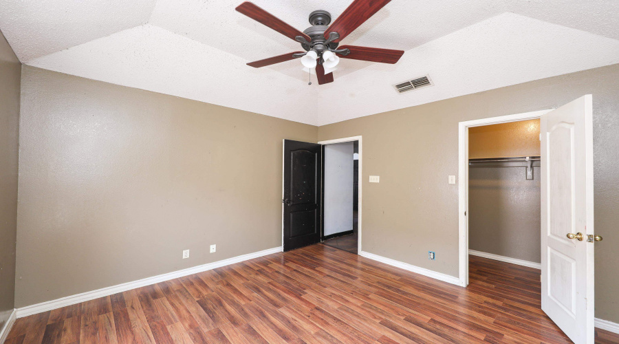 2113 Silverwood Dr, Laredo, Texas 78045, 3 Bedrooms Bedrooms, 7 Rooms Rooms,2 BathroomsBathrooms,Residential,For Sale,2113 Silverwood Dr,20260920