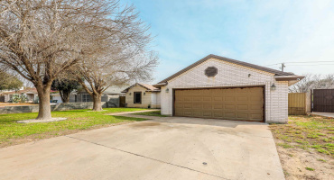 2113 Silverwood Dr, Laredo, Texas 78045, 3 Bedrooms Bedrooms, 7 Rooms Rooms,2 BathroomsBathrooms,Residential,For Sale,2113 Silverwood Dr,20260920 2113 Silverwood Dr, Laredo, Texas 78045, 3 Bedrooms Bedrooms, 7 Rooms Rooms,2 BathroomsBathrooms,Residential,For Sale,2113 Silverwood Dr,20260920