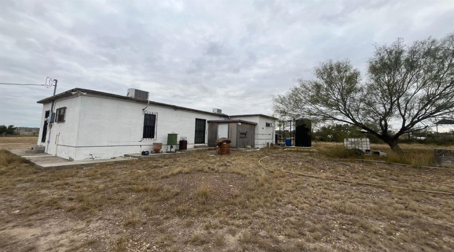 364 Ranch Rd 7150G, LAREDO, Texas 78043, 1 Bedroom Bedrooms, 3 Rooms Rooms,1 BathroomBathrooms,Residential,For Sale,364 Ranch Rd 7150G,20260922