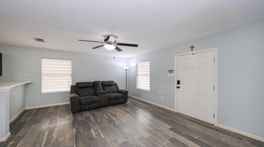 2012 Denmark Ln, Laredo, Texas 78045, 3 Bedrooms Bedrooms, 5 Rooms Rooms,2 BathroomsBathrooms,Residential,For Sale,2012 Denmark Ln,20260924