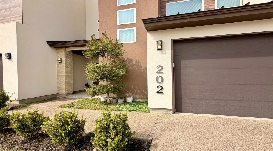 9653 McPherson Dr, Laredo, Texas 78045, 3 Bedrooms Bedrooms, 6 Rooms Rooms,2 BathroomsBathrooms,Residential,For Rent,9653 McPherson Dr,20260925