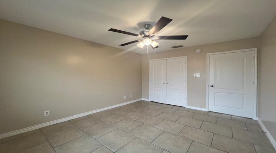 2720 Camelot Dr, Laredo, Texas 78041, 2 Bedrooms Bedrooms, 4 Rooms Rooms,2 BathroomsBathrooms,Residential,For Rent,2720 Camelot Dr,20260926