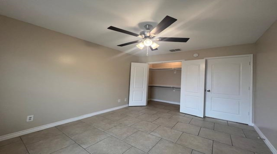 2720 Camelot Dr, Laredo, Texas 78041, 2 Bedrooms Bedrooms, 4 Rooms Rooms,2 BathroomsBathrooms,Residential,For Rent,2720 Camelot Dr,20260926
